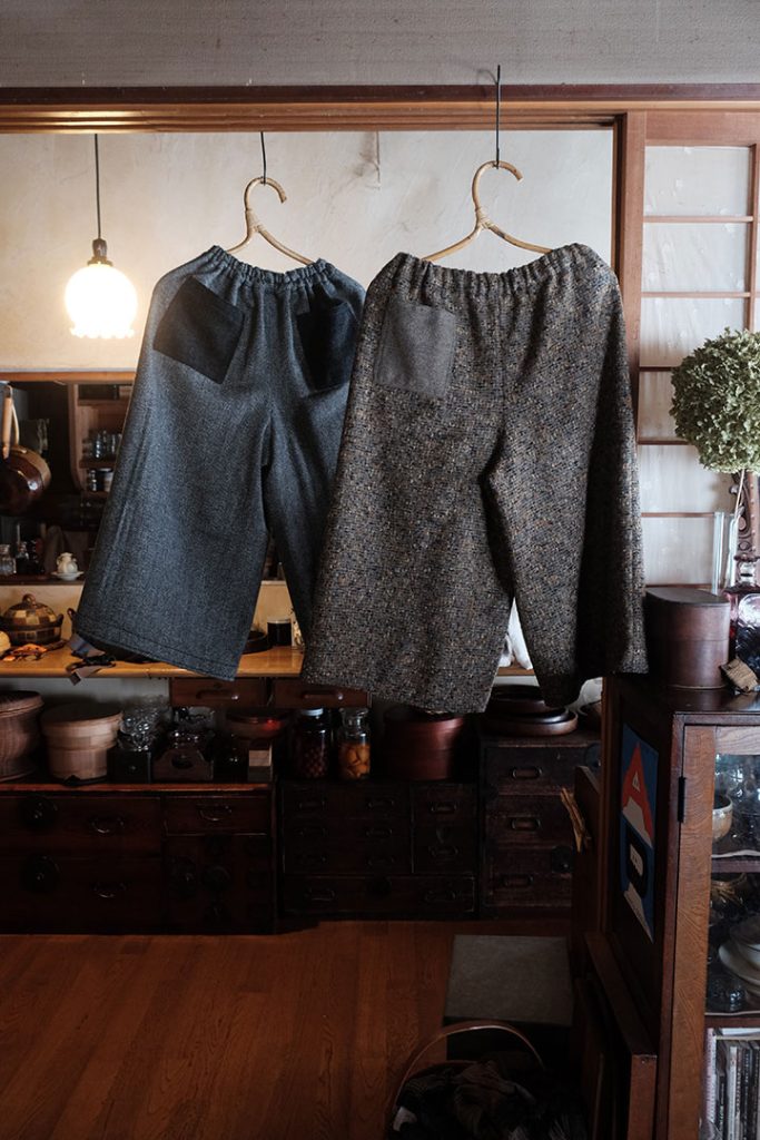 まずはホームソーイングから。厚手のウール生地で、あったかパンツを縫い上げました！
